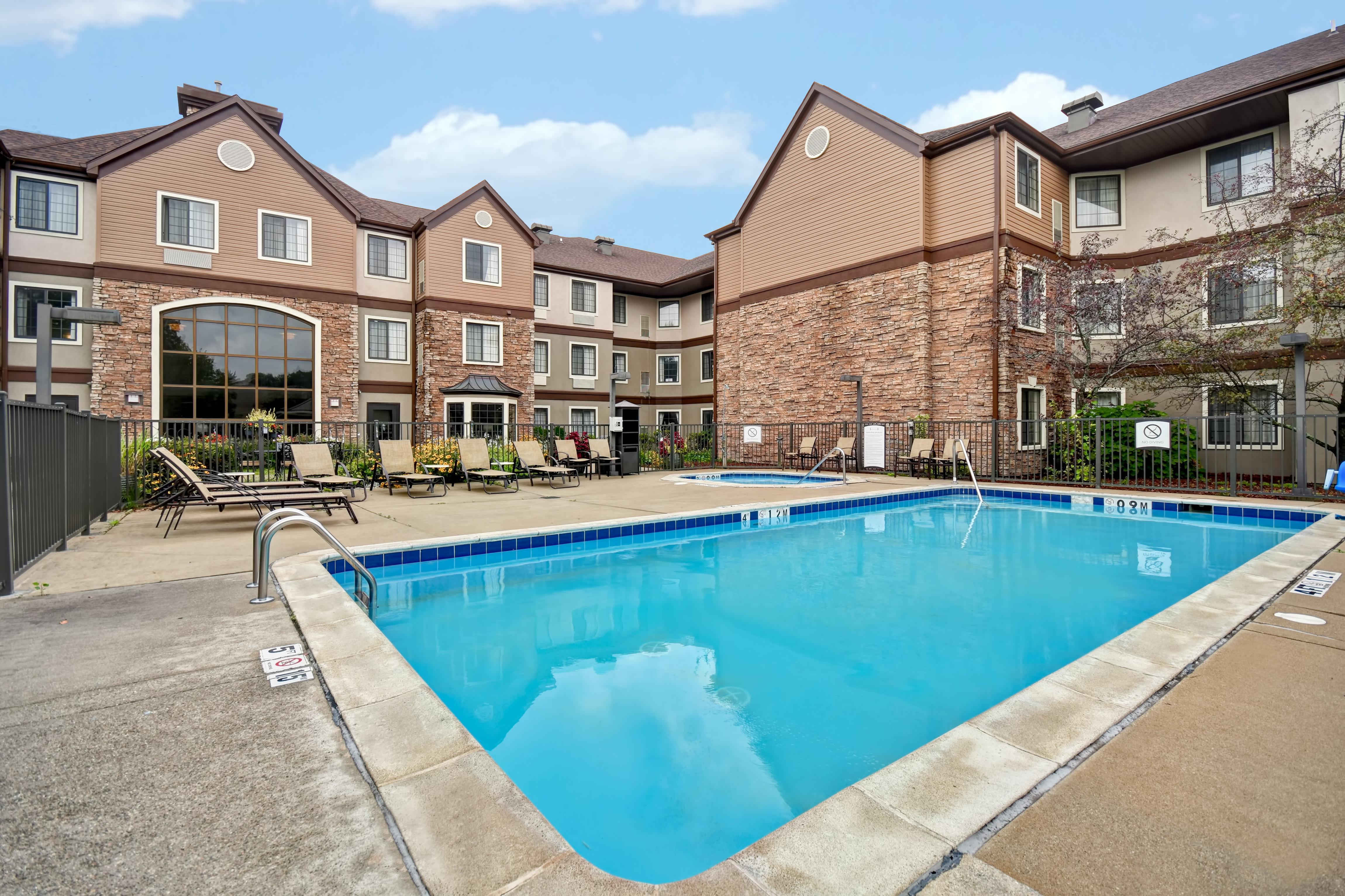 Staybridge Suites Grand Rapids-Kentwood By Ihg Cascade Exterior foto