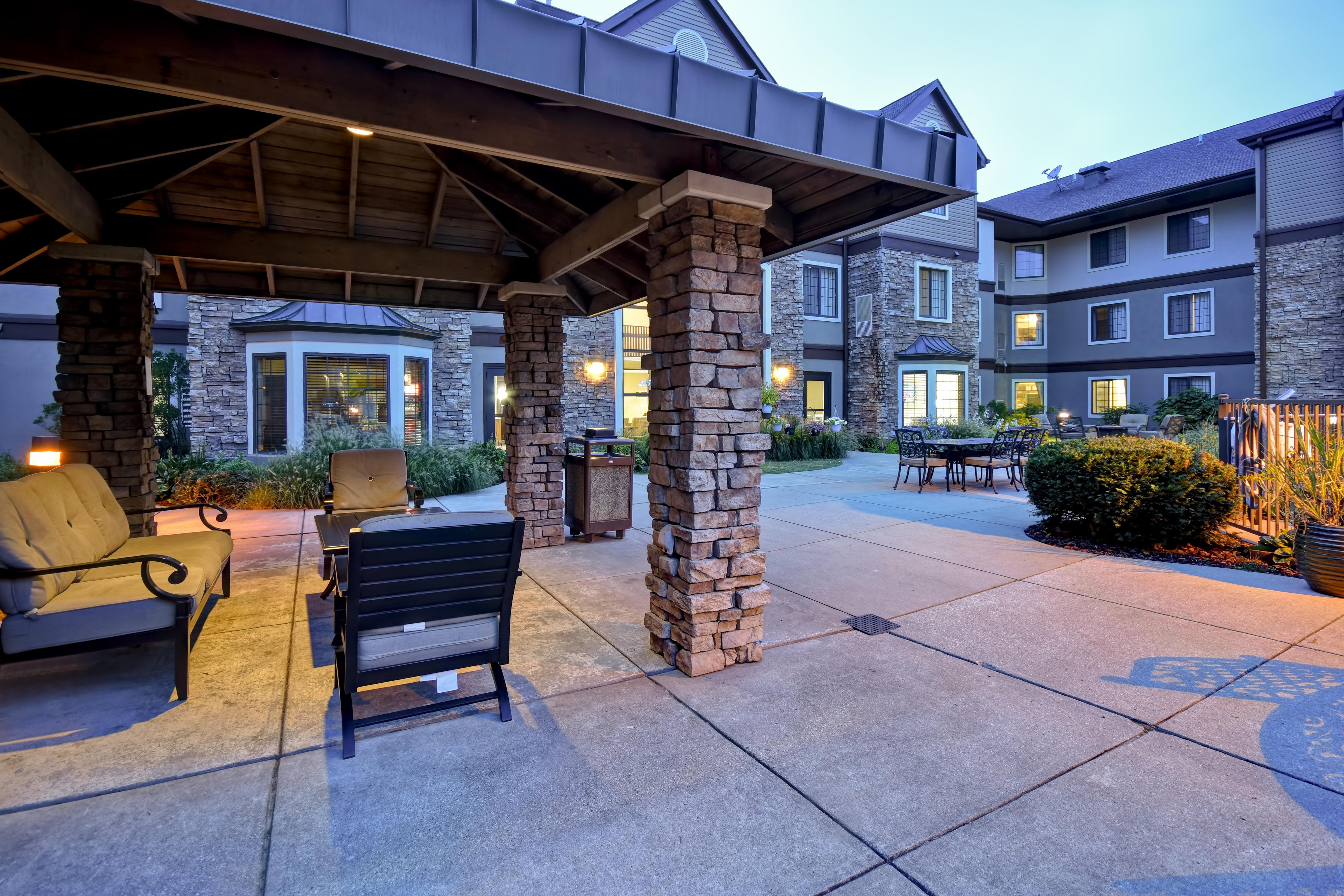 Staybridge Suites Grand Rapids-Kentwood By Ihg Cascade Exterior foto